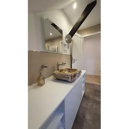 5 Sterne Mit Wasserblick & Wlan Lejlighed